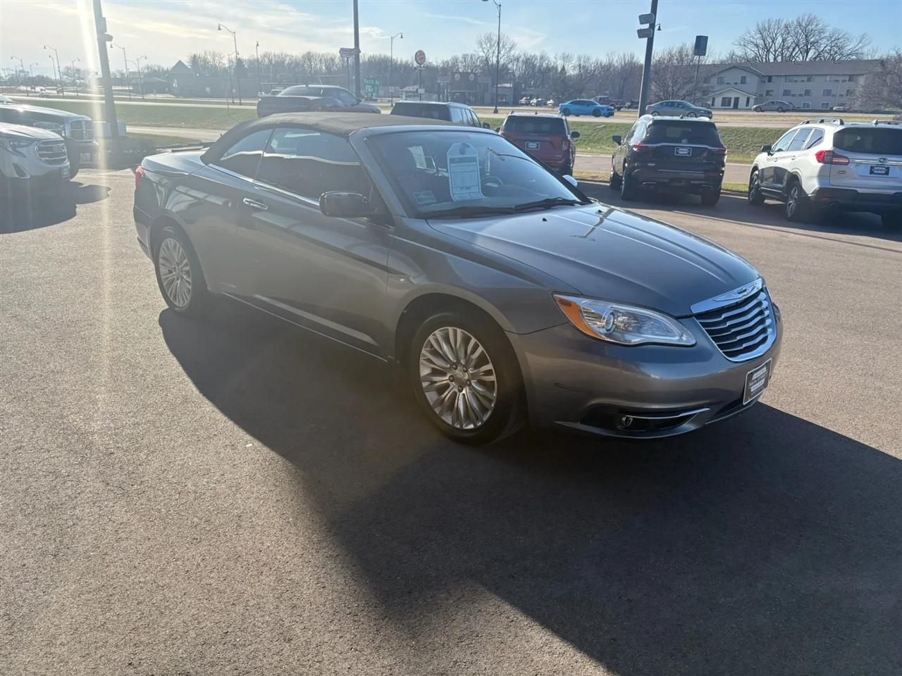 Chrysler 200  2011