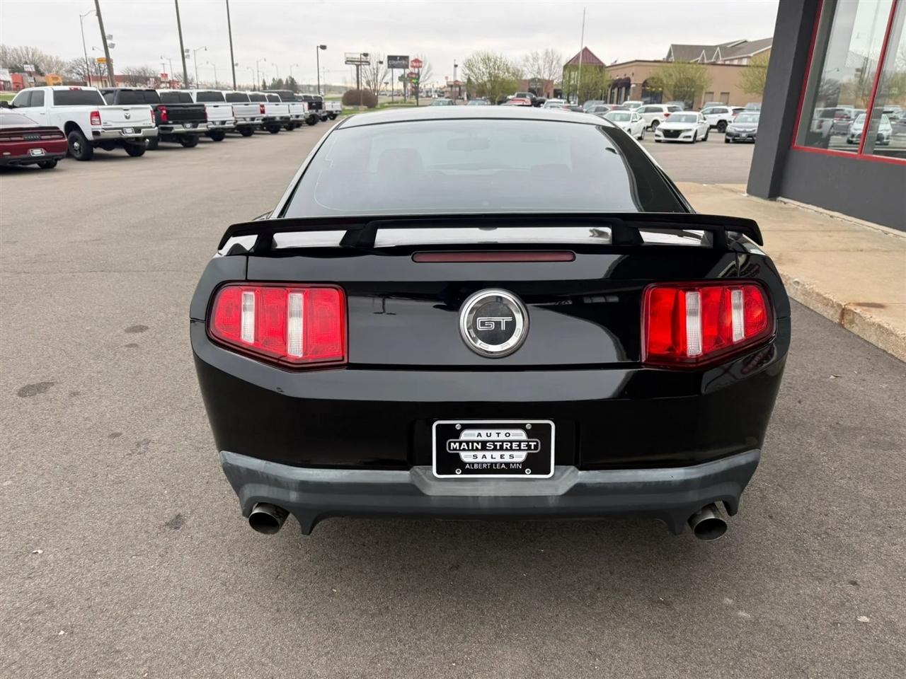 Ford Mustang  2011