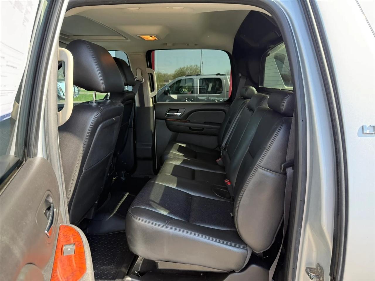 Chevrolet Avalanche  2012