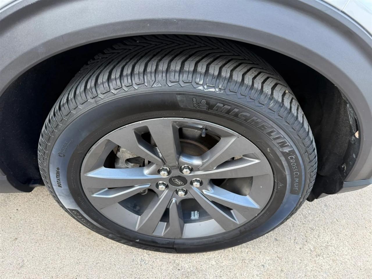 Ford Explorer  2021
