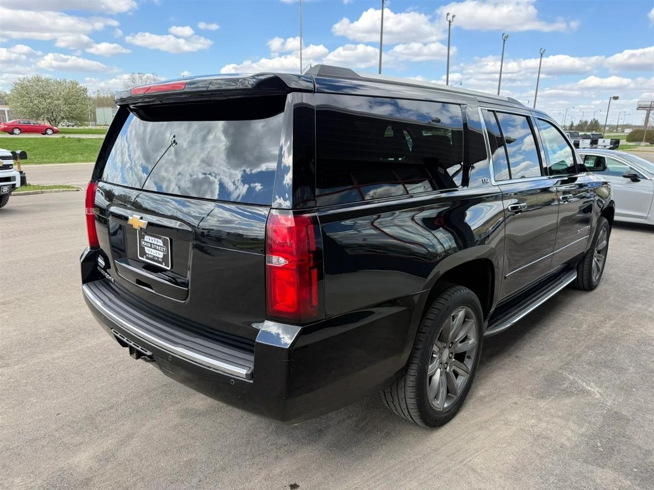 Chevrolet Suburban  2016
