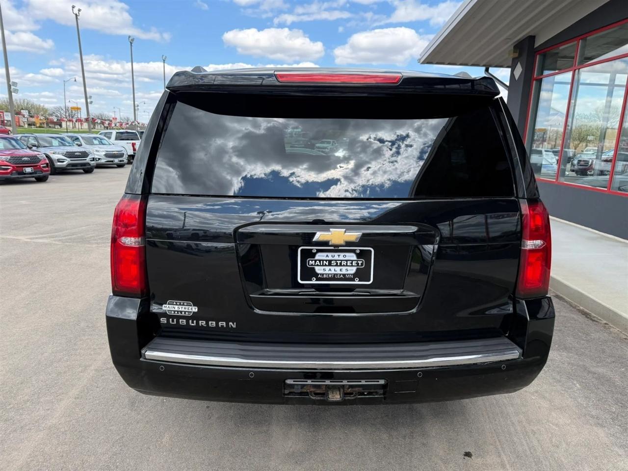 Chevrolet Suburban  2016