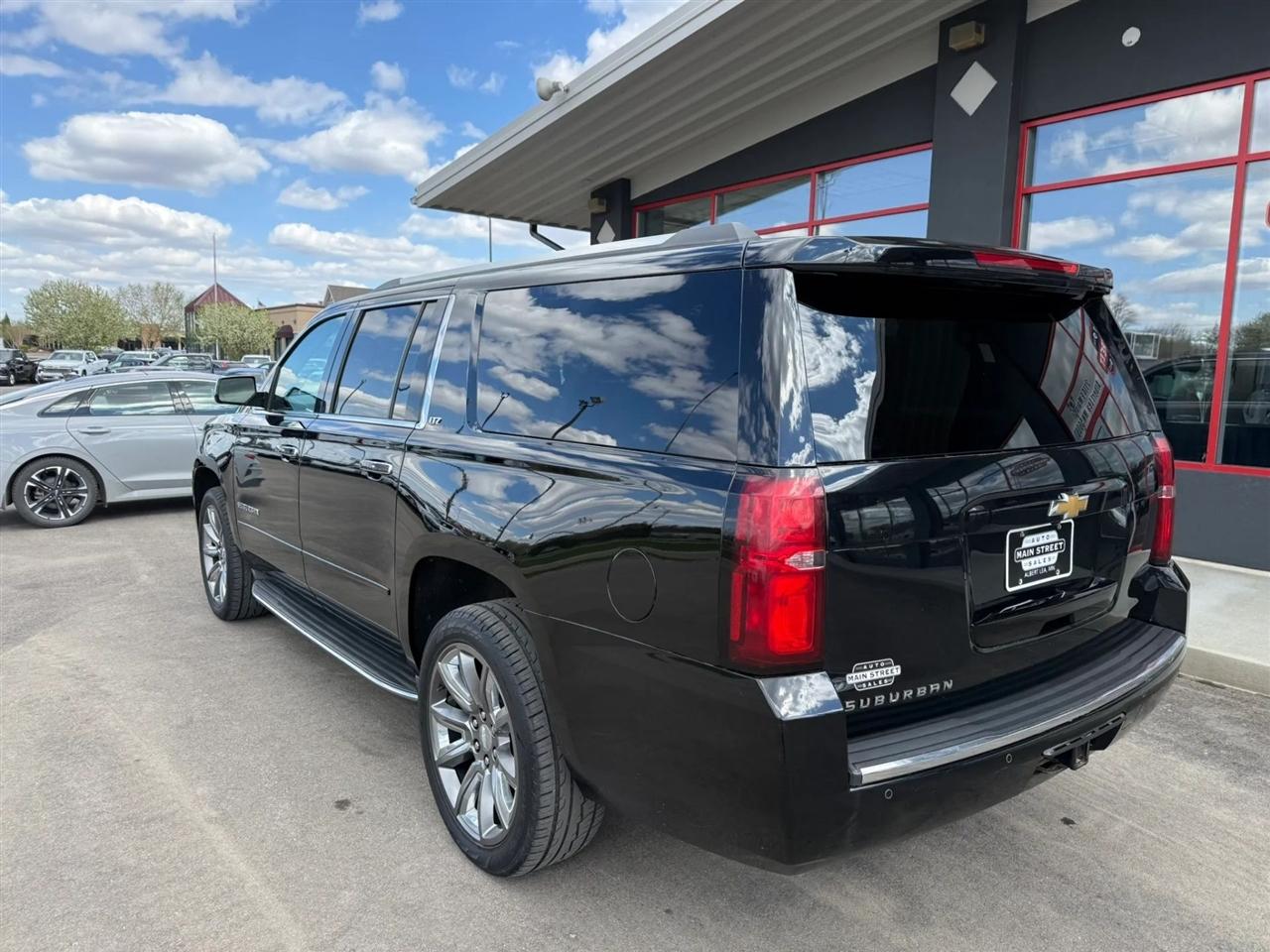 Chevrolet Suburban  2016