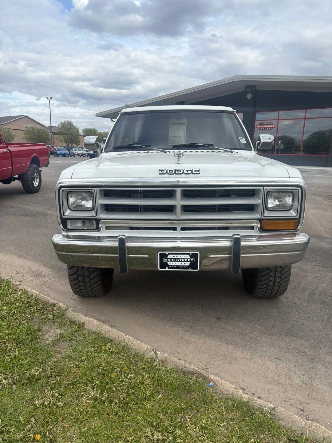 Dodge RAM 150  1990