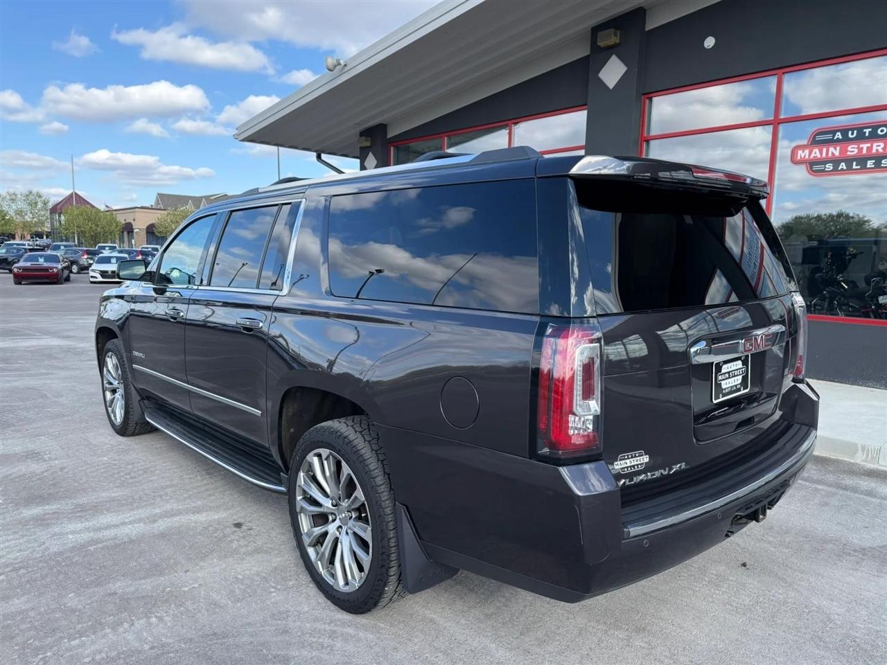GMC Yukon XL  2017