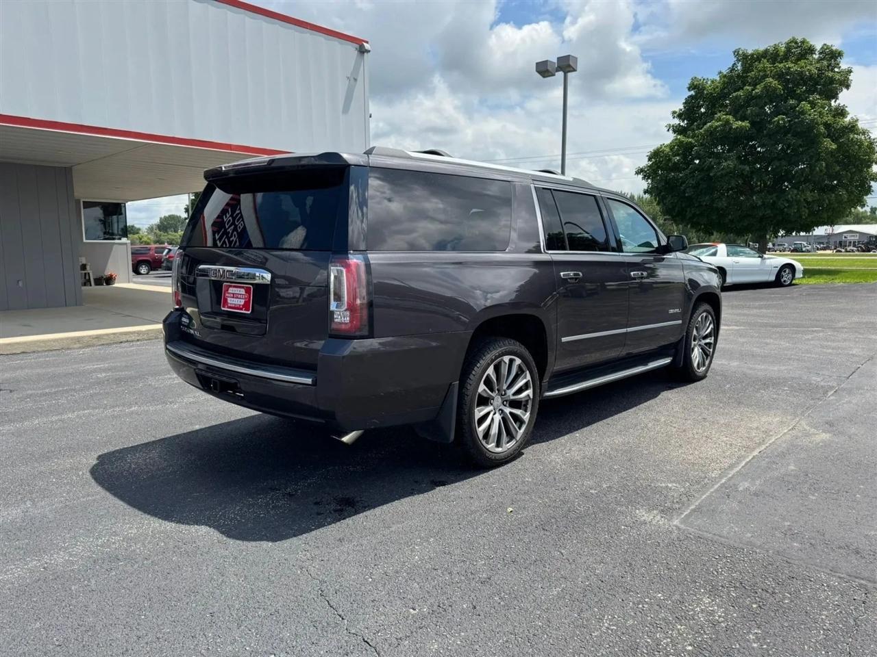 GMC Yukon XL  2017