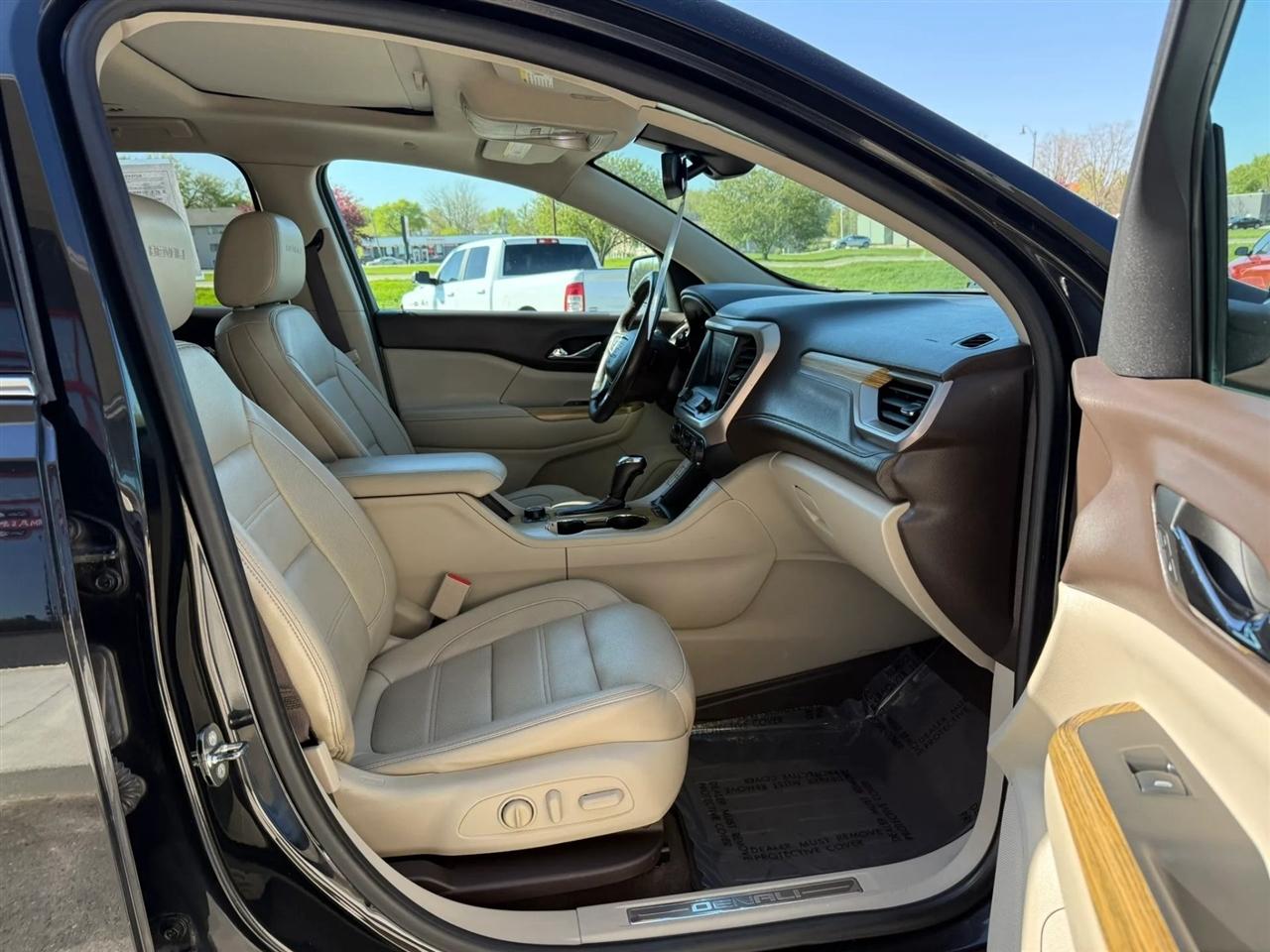 GMC Acadia  2017