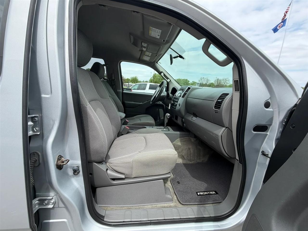 Nissan Frontier  2015