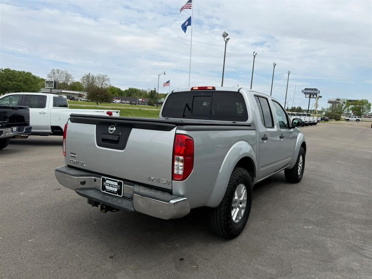 Nissan Frontier  2015