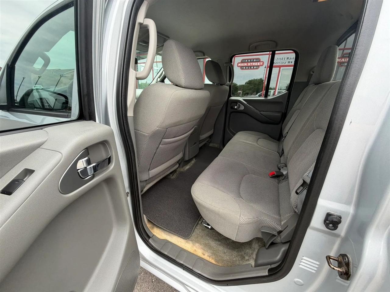 Nissan Frontier  2015
