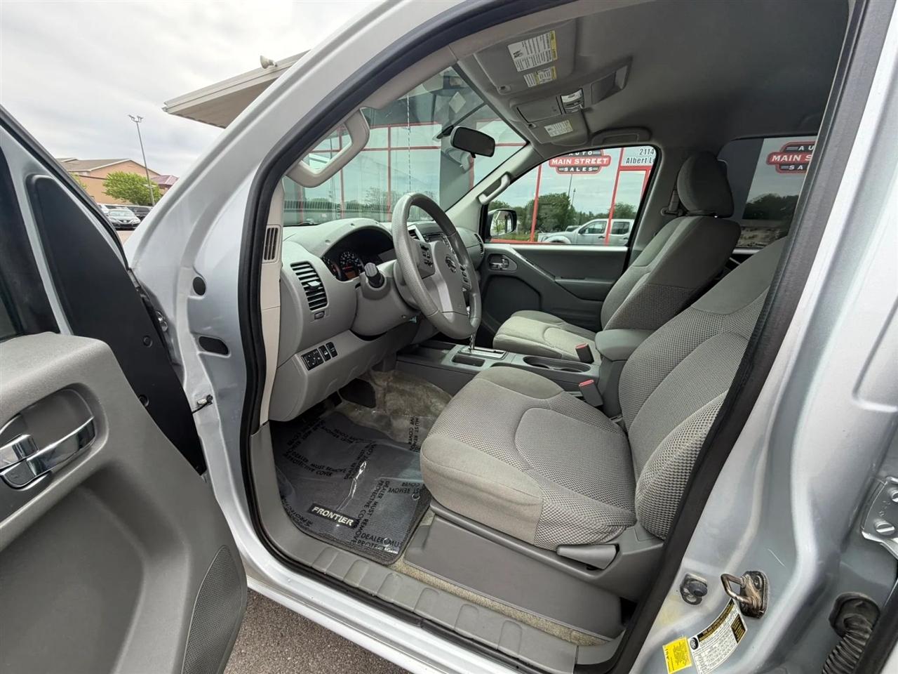 Nissan Frontier  2015