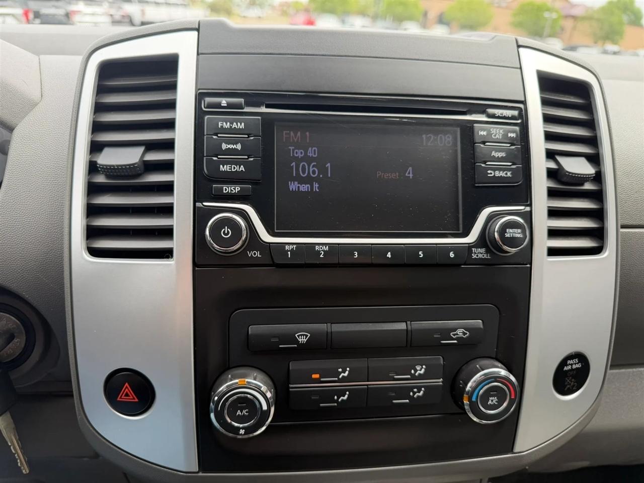 Nissan Frontier  2015