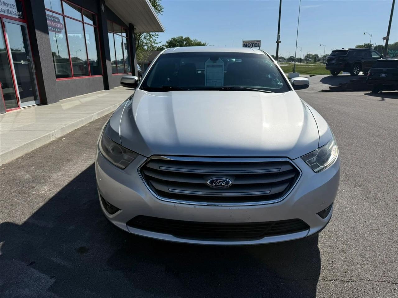 Ford Taurus  2013