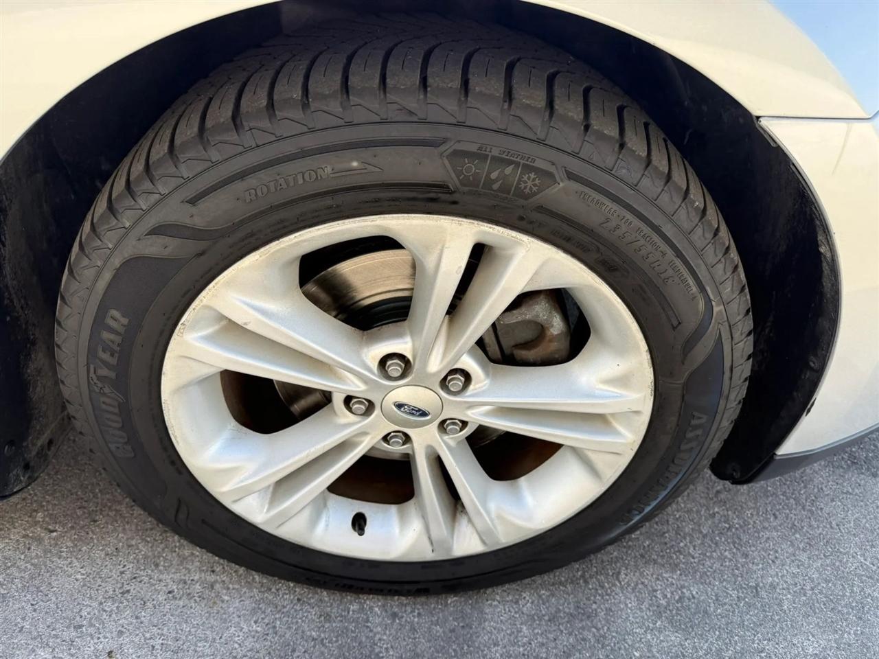 Ford Taurus  2013