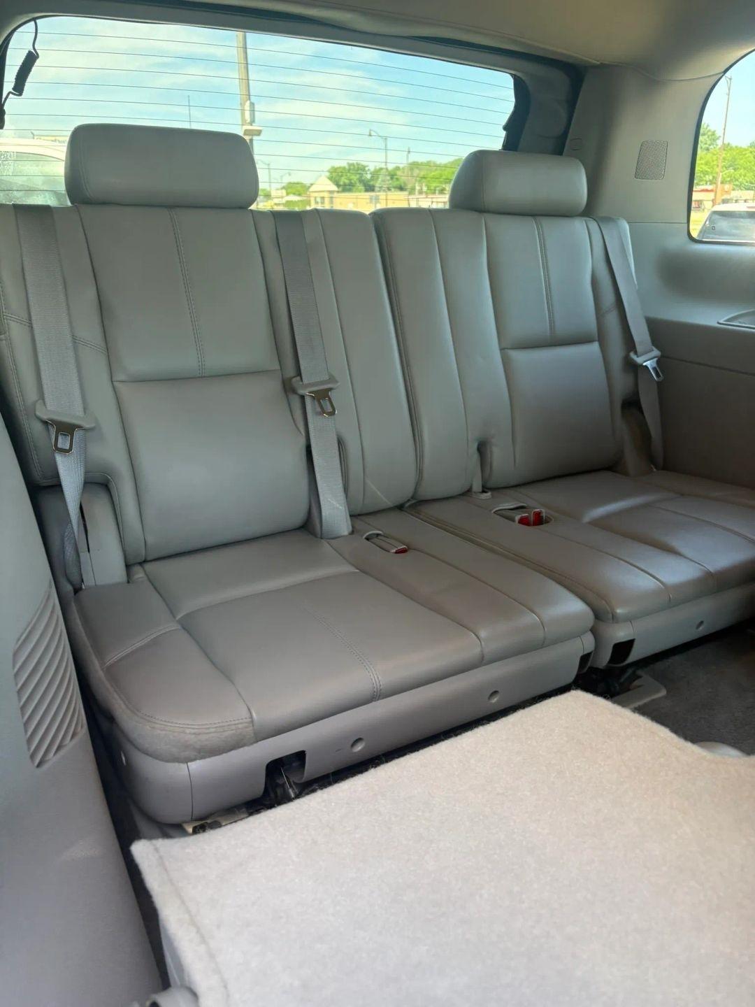 Chevrolet Tahoe  2011