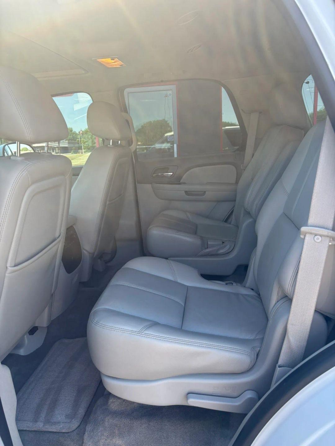 Chevrolet Tahoe  2011