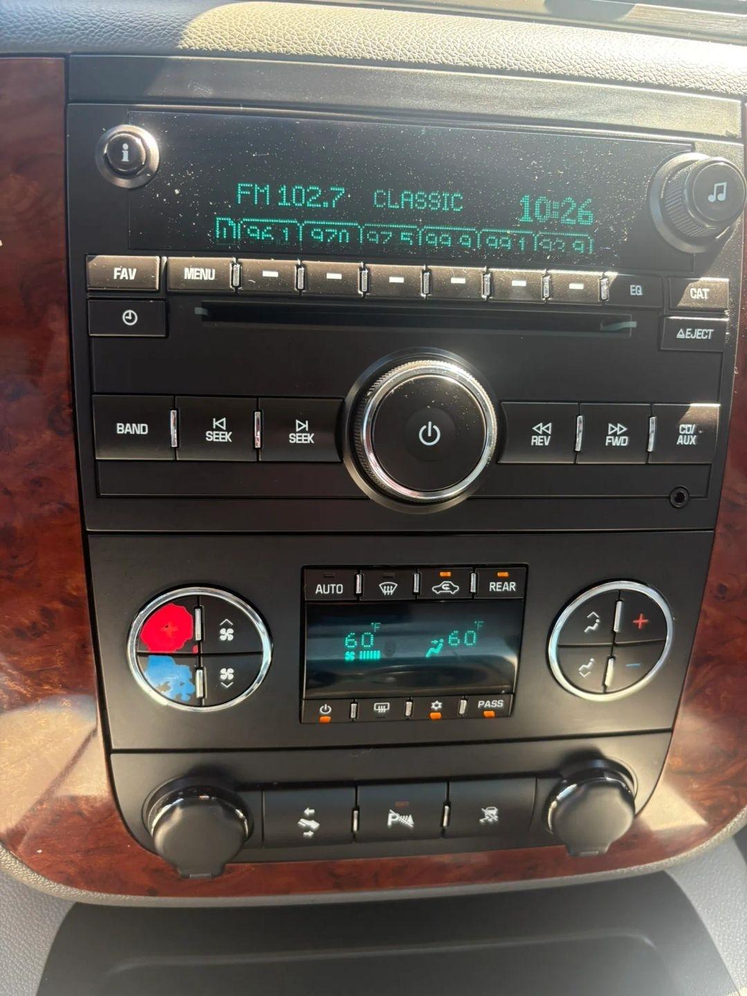 Chevrolet Tahoe  2011
