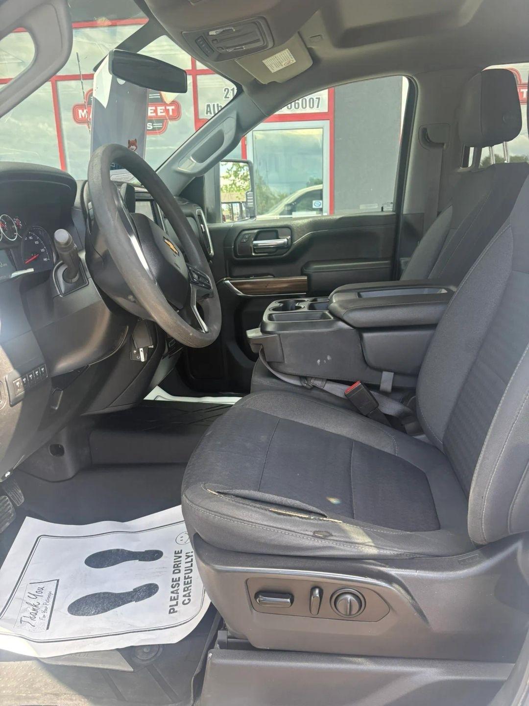 Chevrolet Silverado 2500HD  2021
