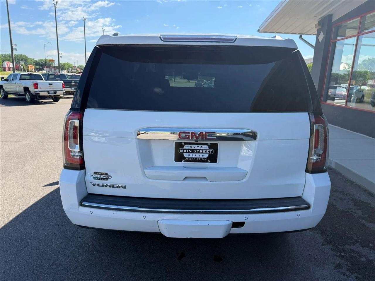 GMC Yukon Denali  2017
