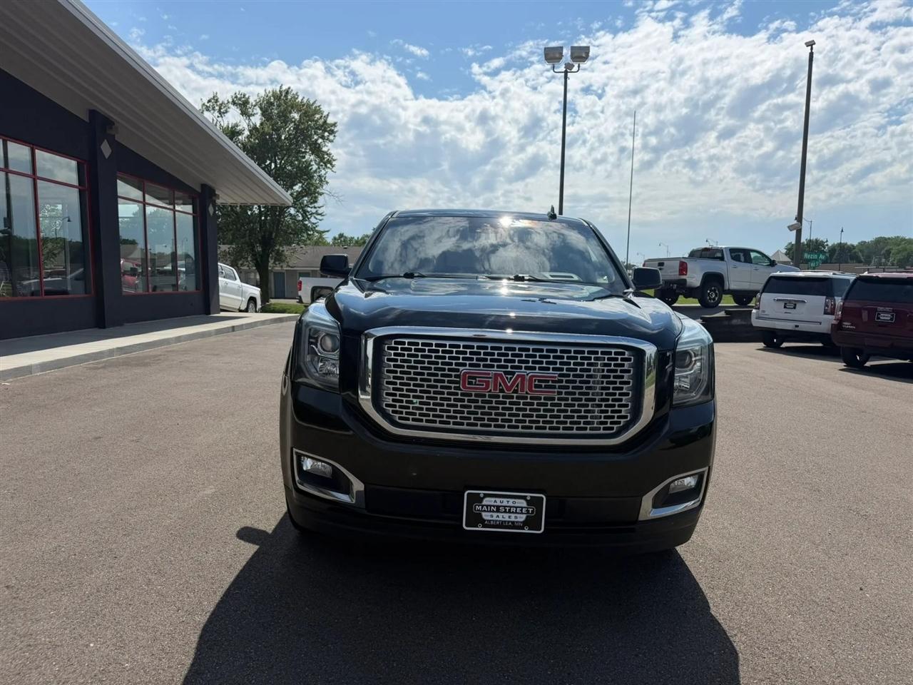 GMC Yukon Denali  2016