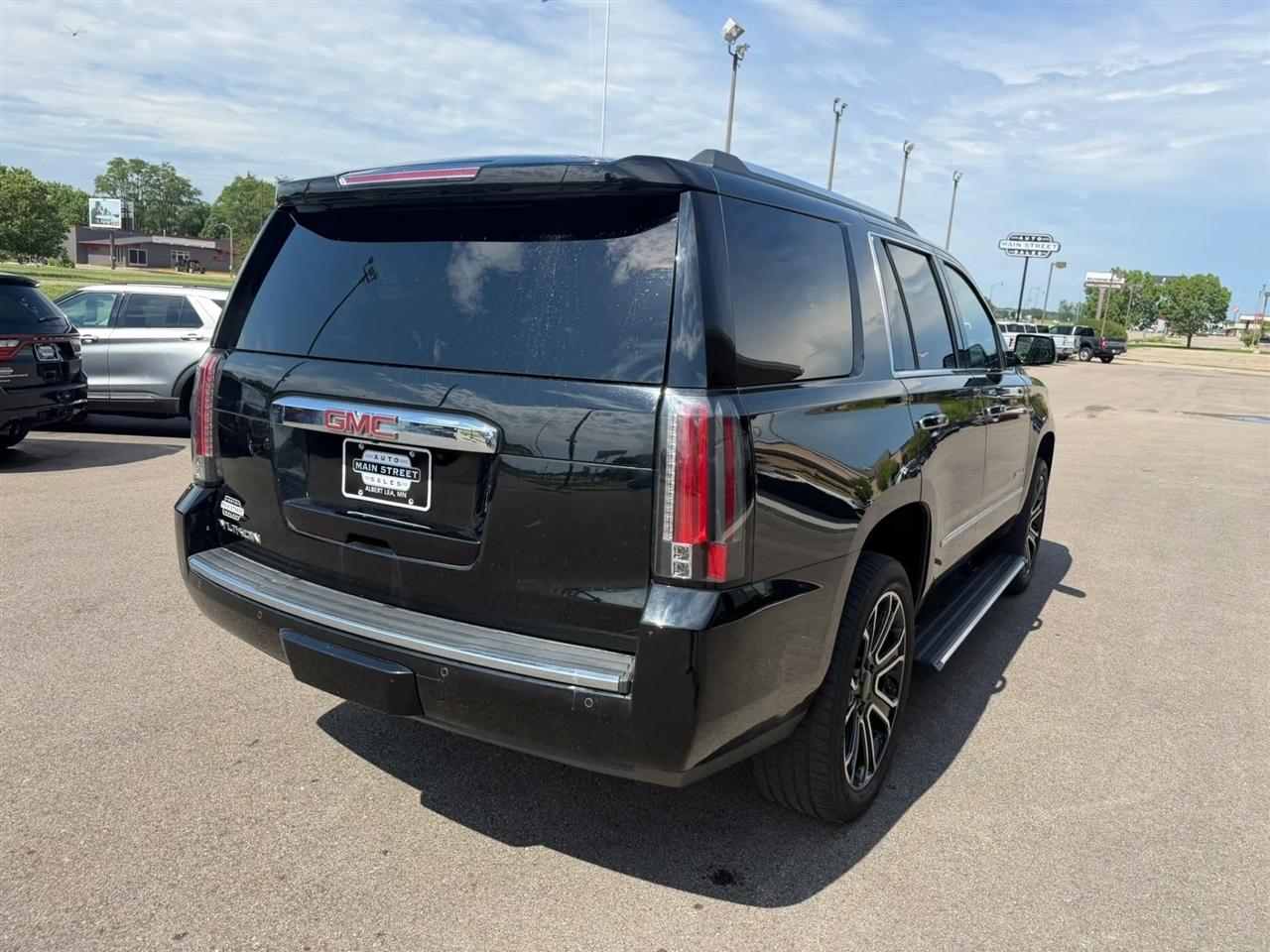 GMC Yukon Denali  2016