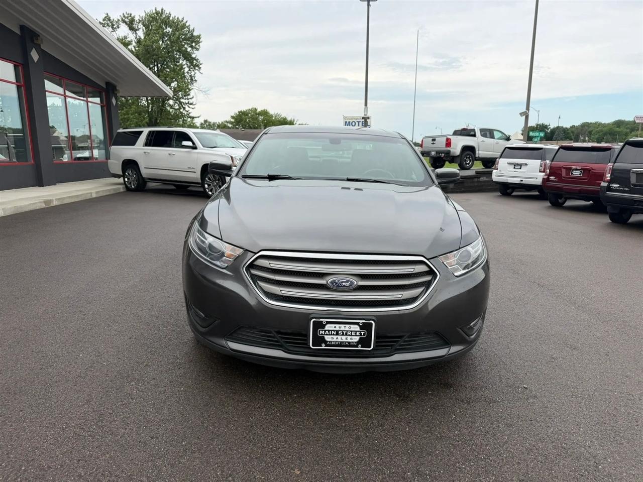 Ford Taurus  2018