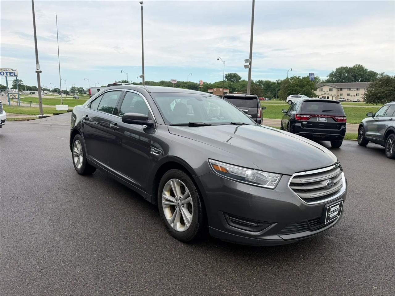 Ford Taurus  2018