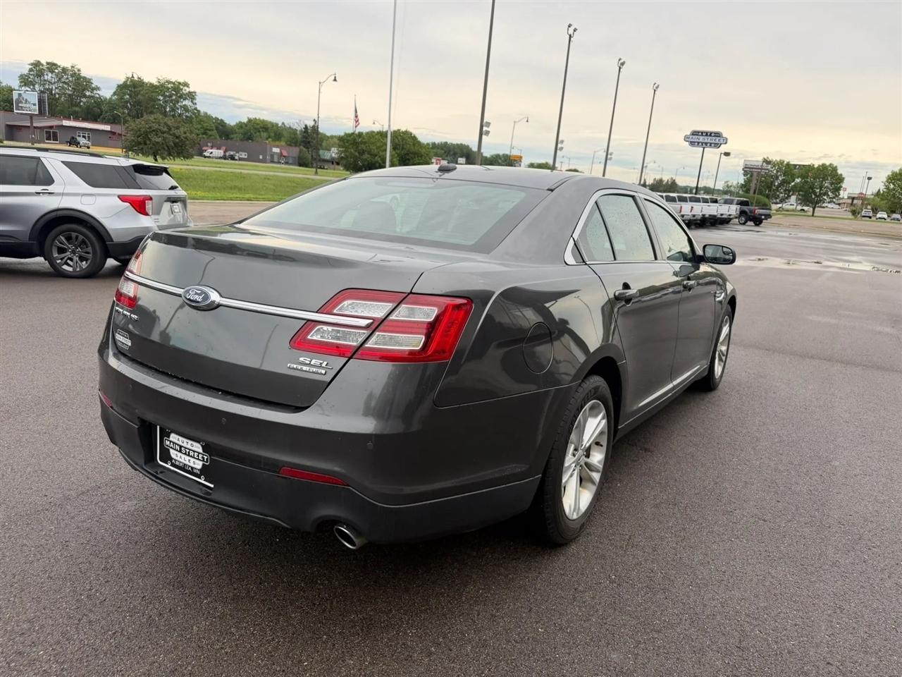 Ford Taurus  2018