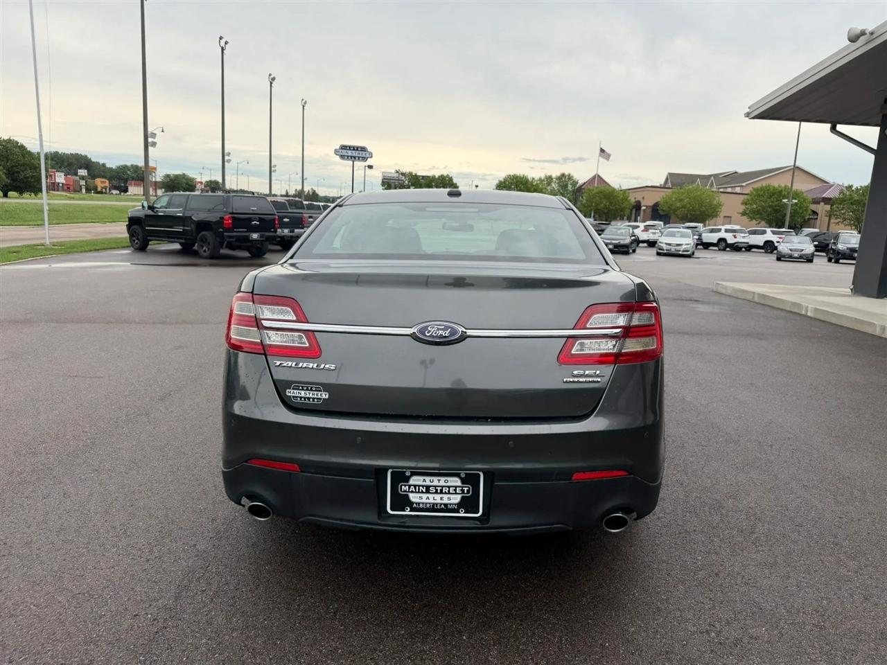 Ford Taurus  2018