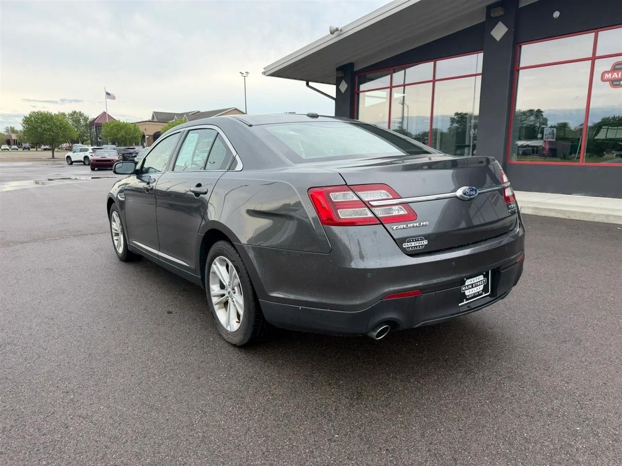 Ford Taurus  2018