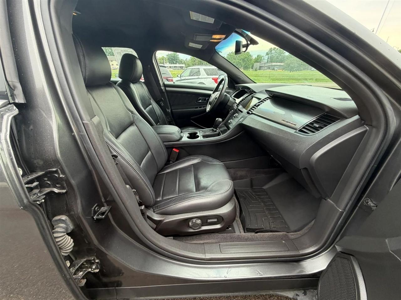 Ford Taurus  2018
