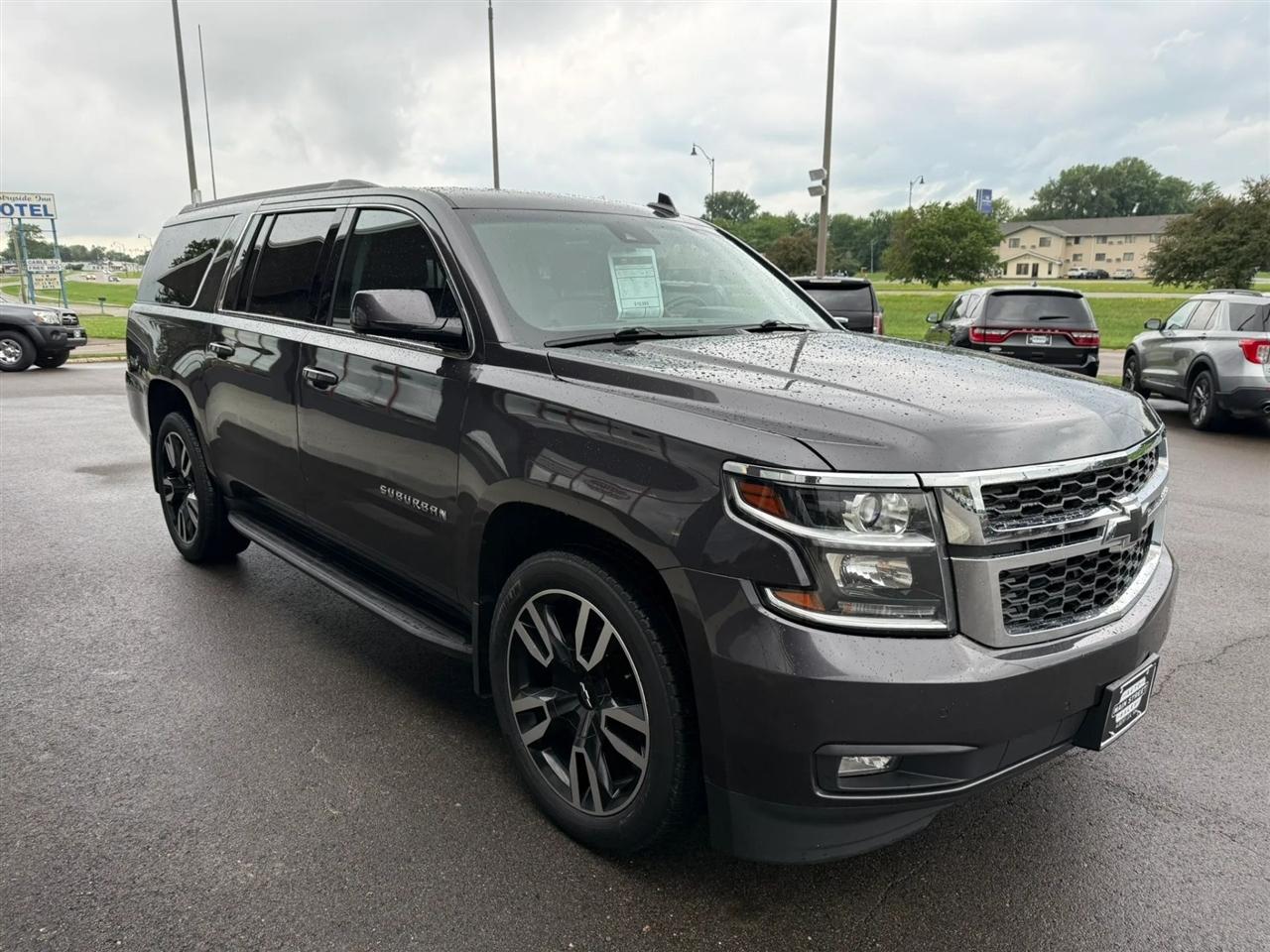 Chevrolet Suburban  2017