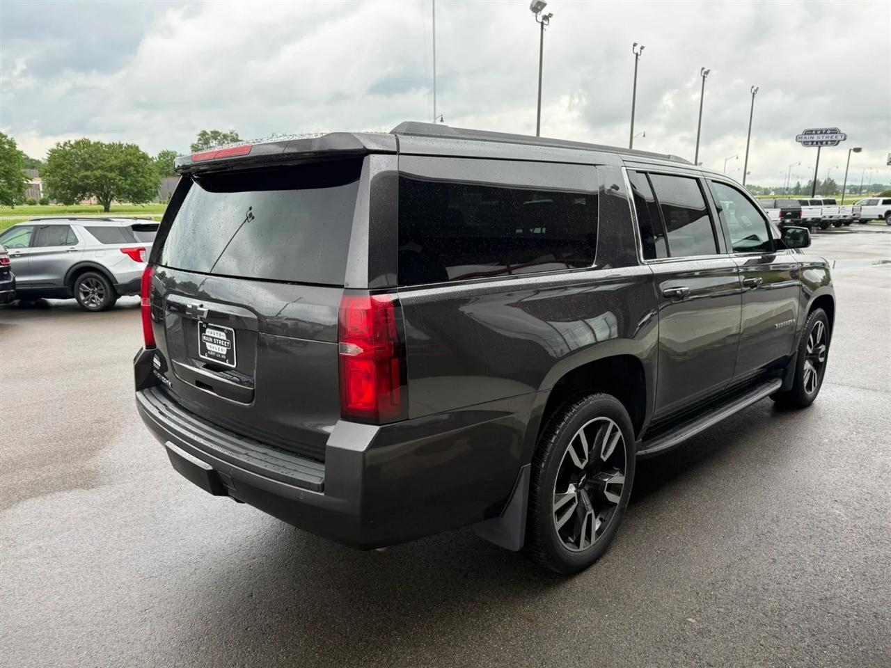 Chevrolet Suburban  2017
