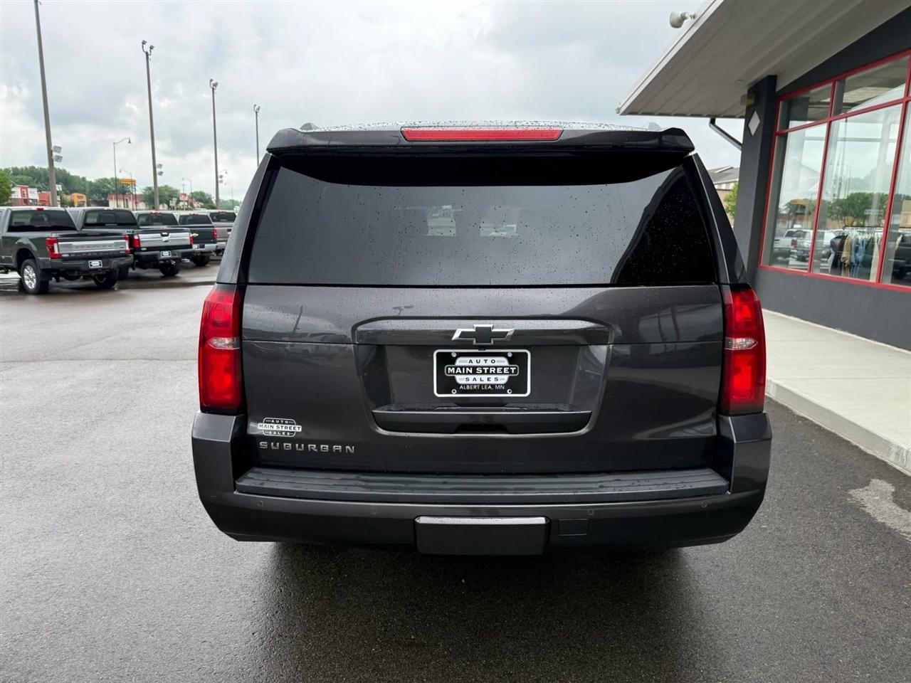 Chevrolet Suburban  2017