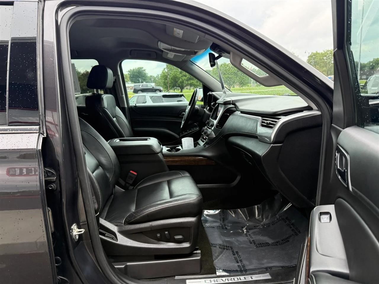 Chevrolet Suburban  2017