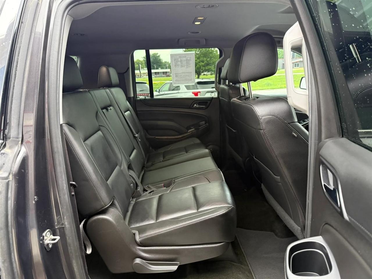 Chevrolet Suburban  2017