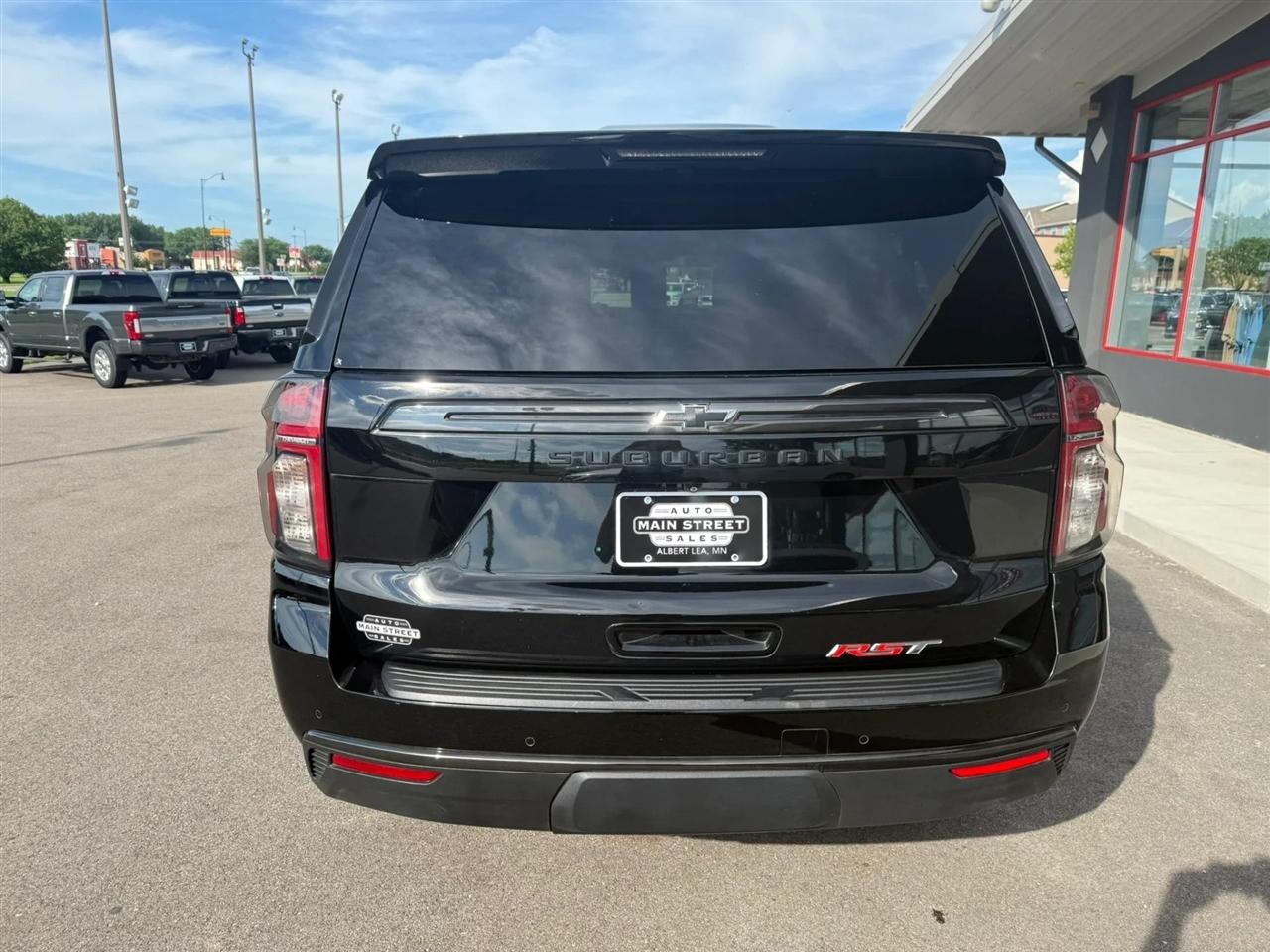 Chevrolet Suburban  2021