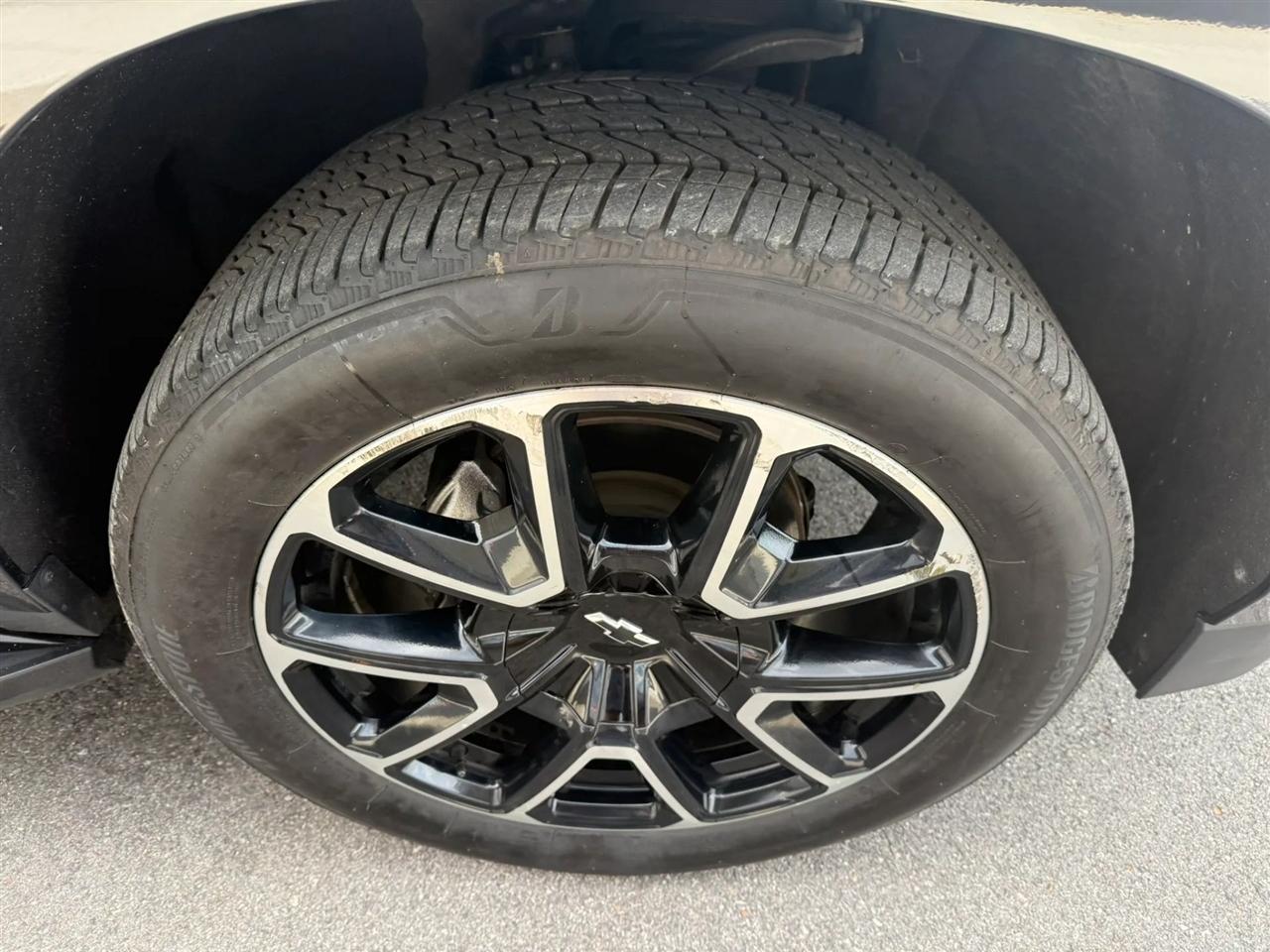 Chevrolet Suburban  2021