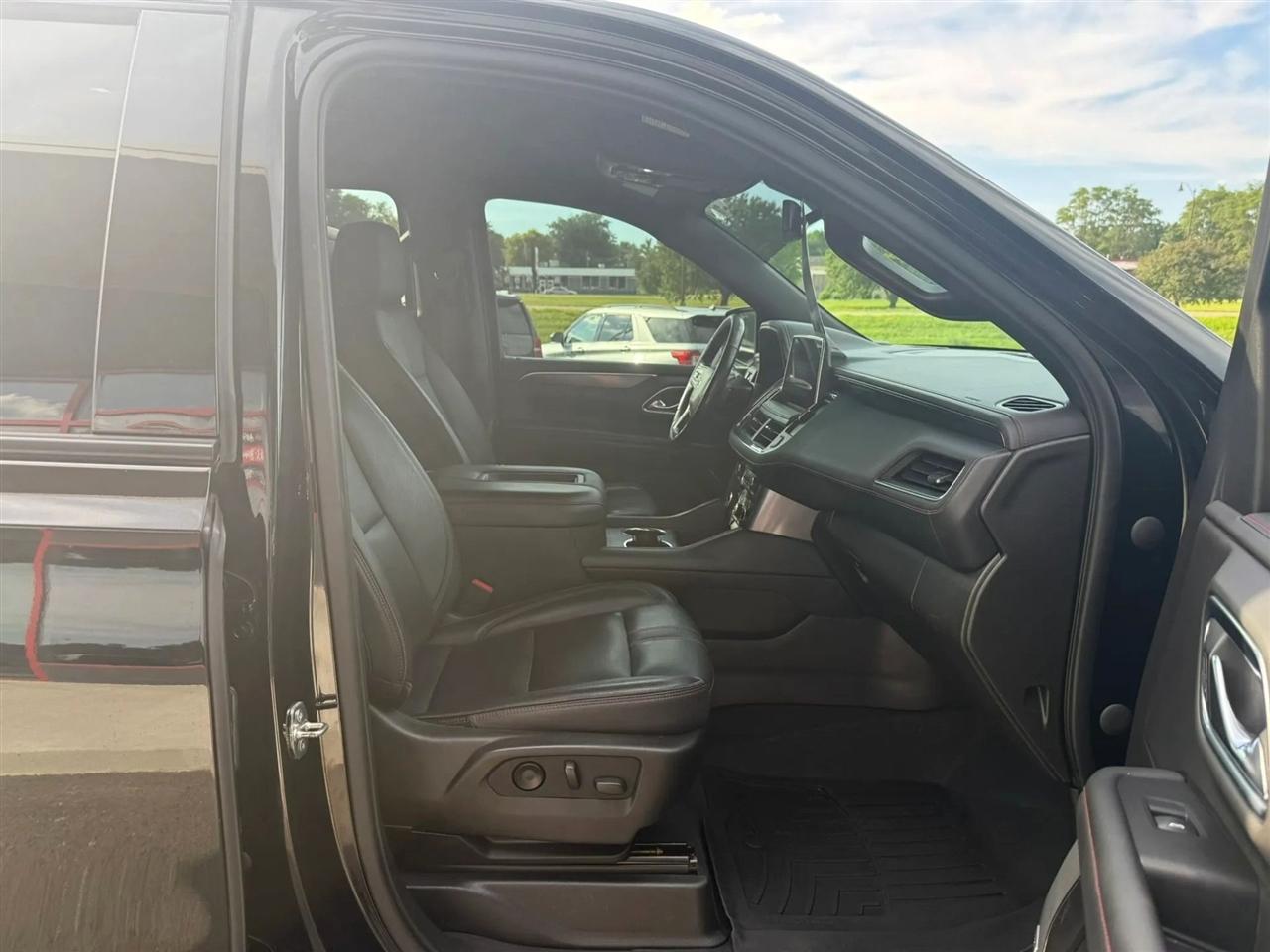 Chevrolet Suburban  2021