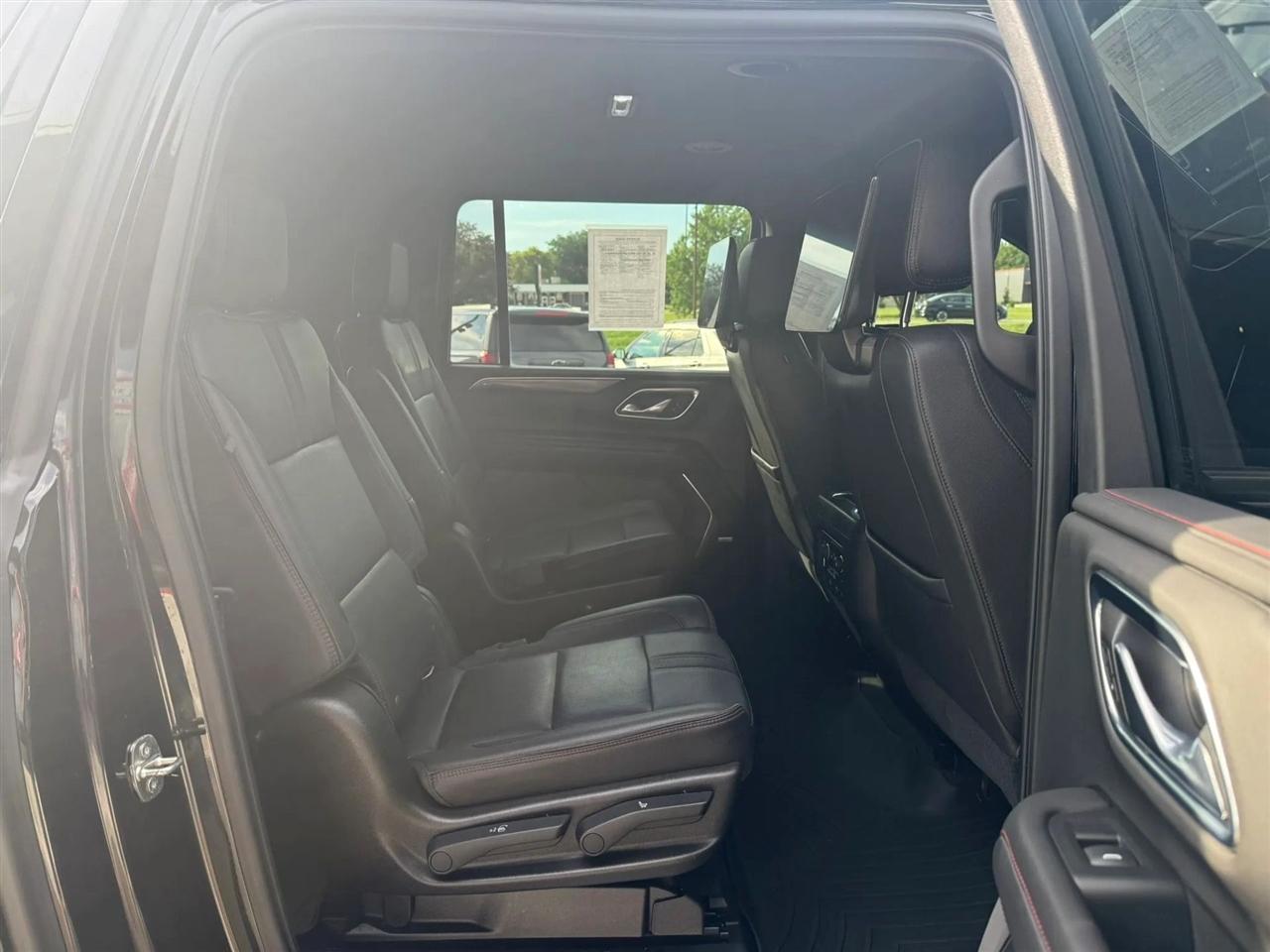 Chevrolet Suburban  2021