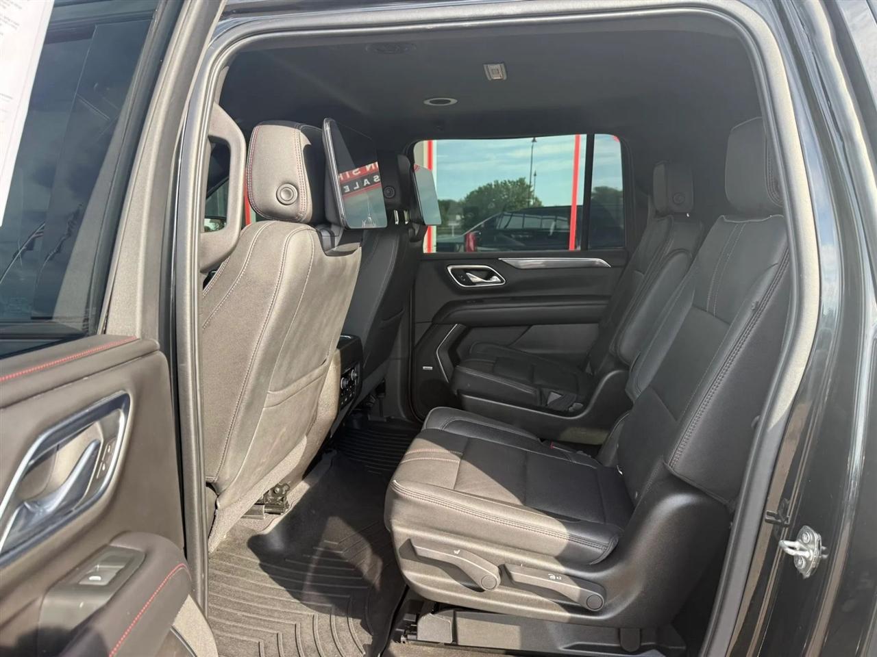 Chevrolet Suburban  2021