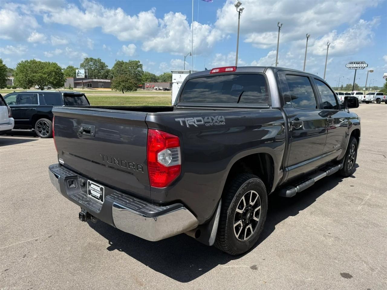 Toyota Tundra  2018