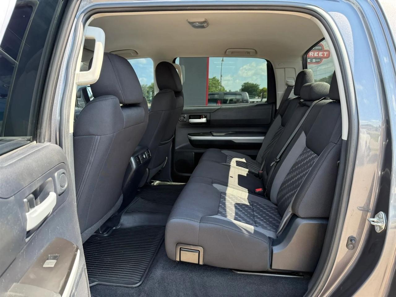 Toyota Tundra  2018