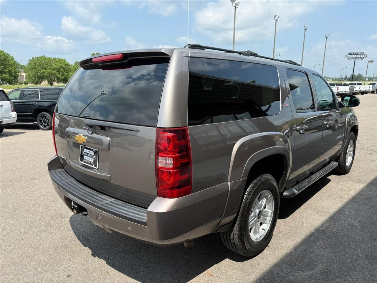 Chevrolet Suburban  2014