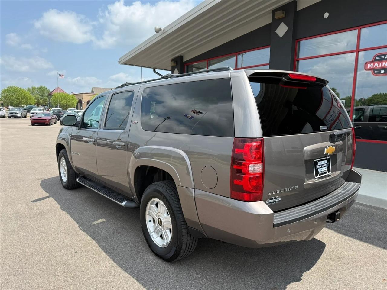 Chevrolet Suburban  2014