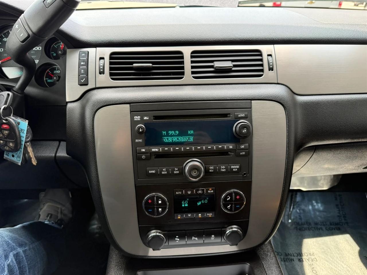 Chevrolet Suburban  2014