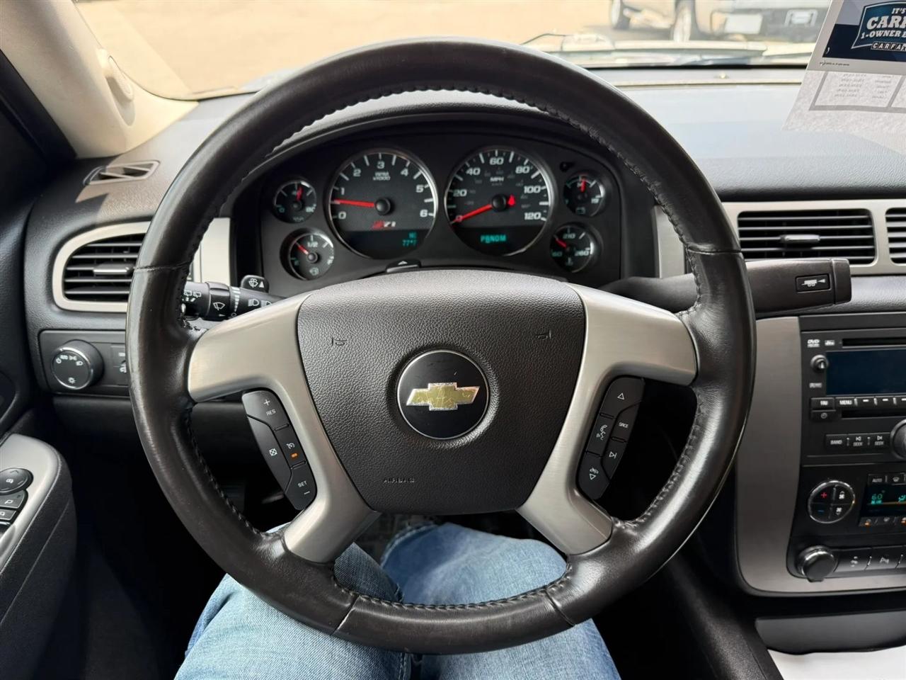 Chevrolet Suburban  2014