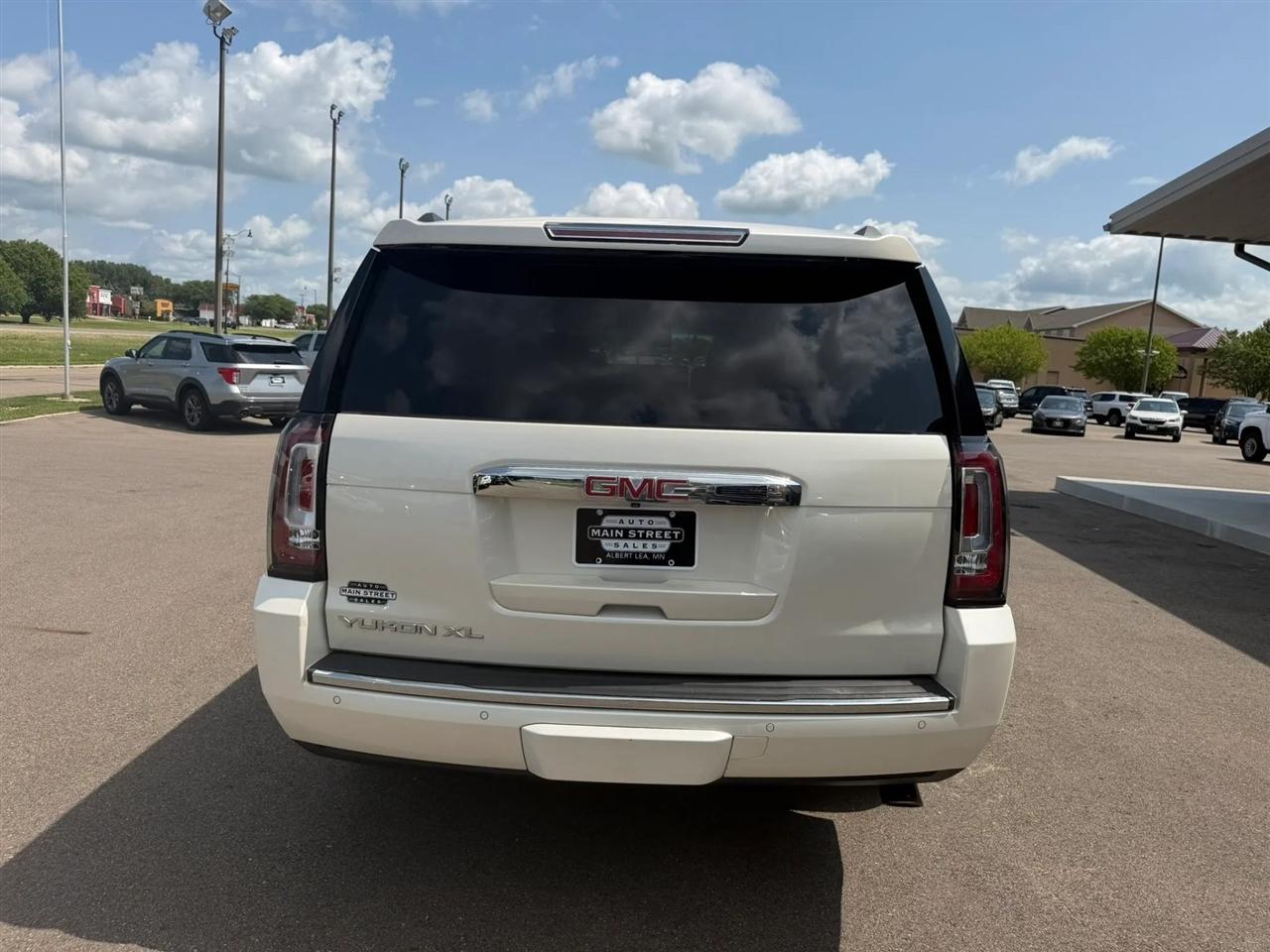 GMC Yukon Denali  2015
