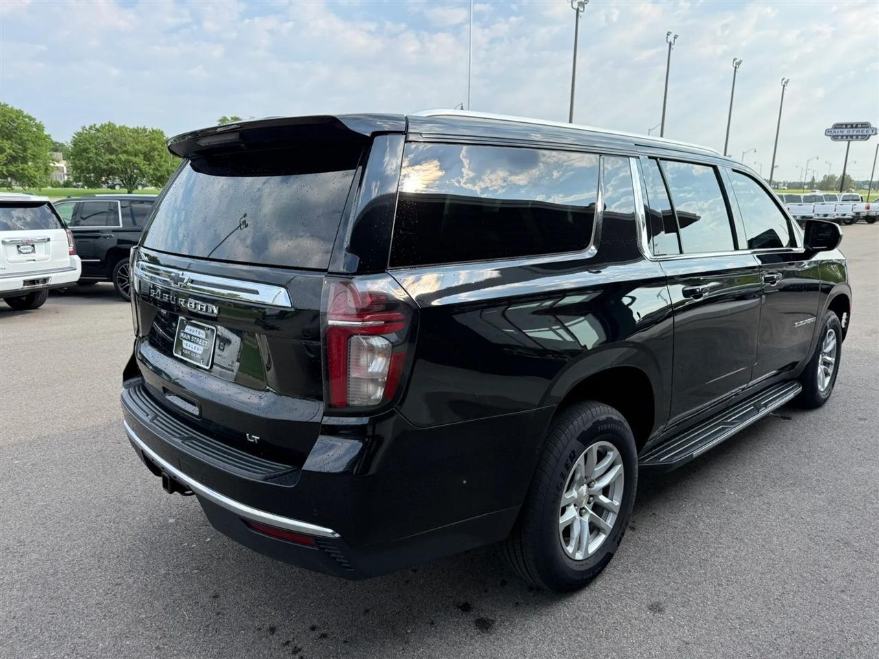 Chevrolet Suburban  2021