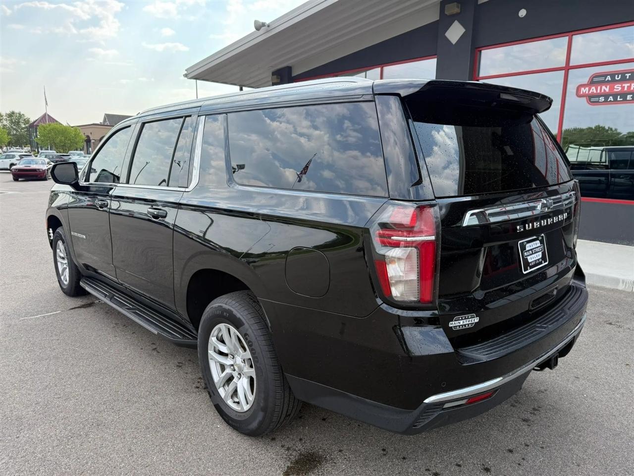 Chevrolet Suburban  2021